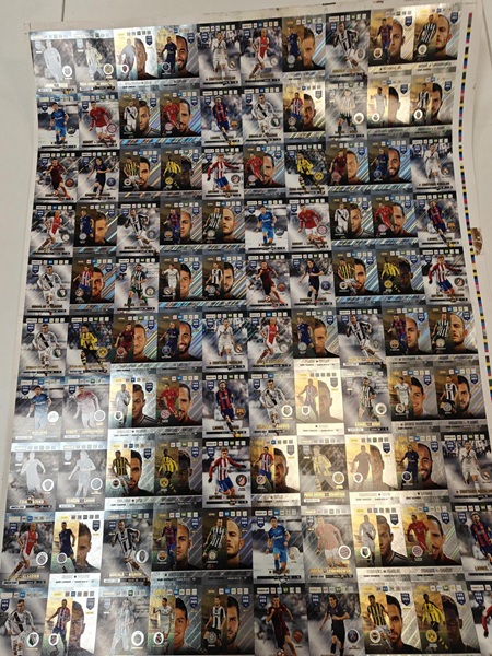 Panini Adrenalyn XL - Uncut Sheet - Complete, with some damage"
